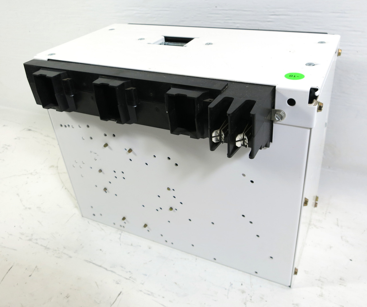 Eaton Freedom FlashGard 15A Breaker Feeder MCC Bucket 12" Flash Guard 15 Amp (DW3393-24)