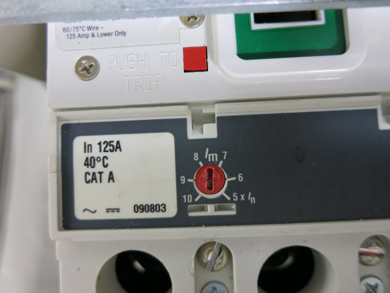 Eaton Freedom FlashGard 125 A Breaker Size 4 Starter MCC Bucket 30" Flash Guard (DW3403-3)