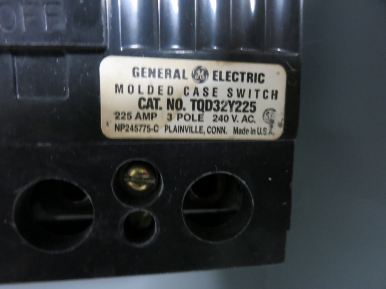 GE TQD225S Breaker Enclosure w 225A Molded Case Switch TQD32Y225 General Electric (GA0646-6)