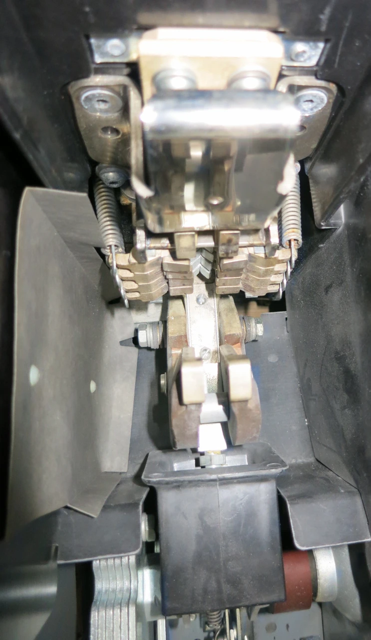 GE AKR-6D-50 1600A Air Breaker TA9VT20MA1 Trip 1600 Amp MicroVersaTrip LS EO (GA0654-4)
