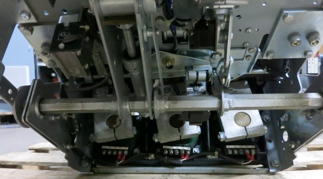 GE AKR-6D-50 1600A Air Breaker TA9VT20MA1 Trip 1600 Amp MicroVersaTrip LS EO (GA0654-4)