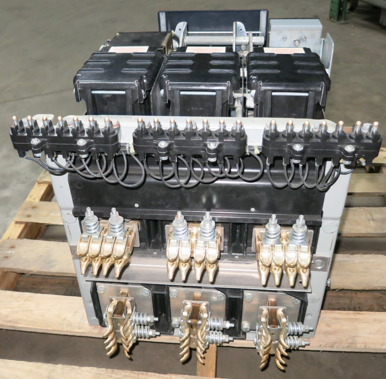 GE AKR-6D-50 1600A Air Breaker TA9VT20MA1 Trip 1600 Amp MicroVersaTrip LS EO (GA0654-4)