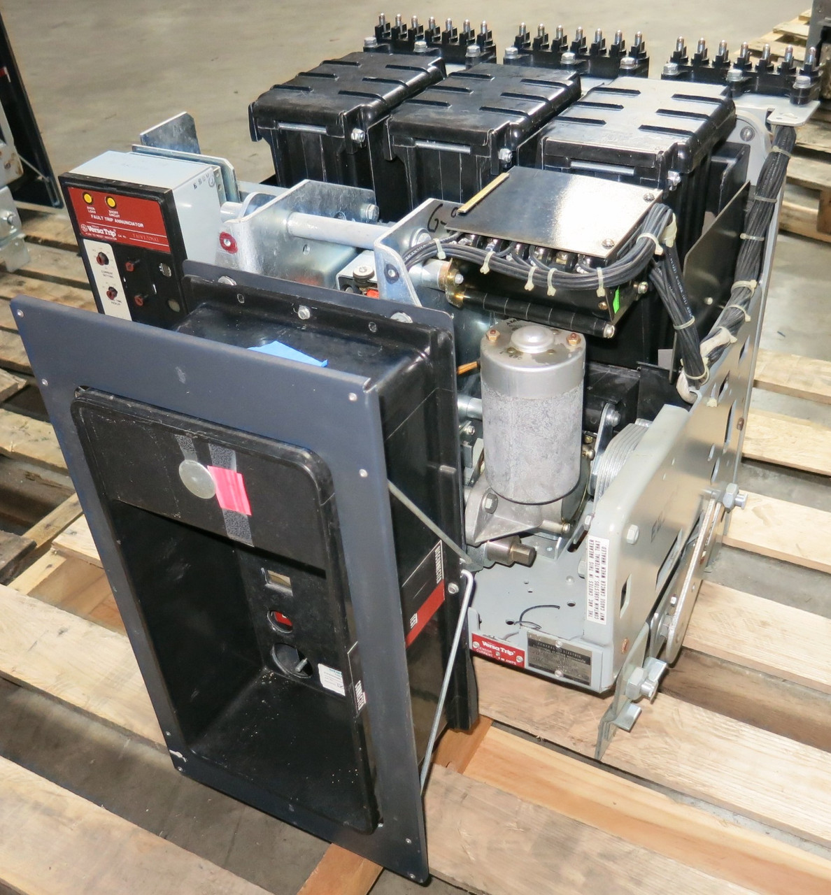 GE AKR-6D-30 400 Amp EO Air Breaker MicroVersaTrip TA9VT20MA1 LS w/ Aux & Shunt (GA0656-3)