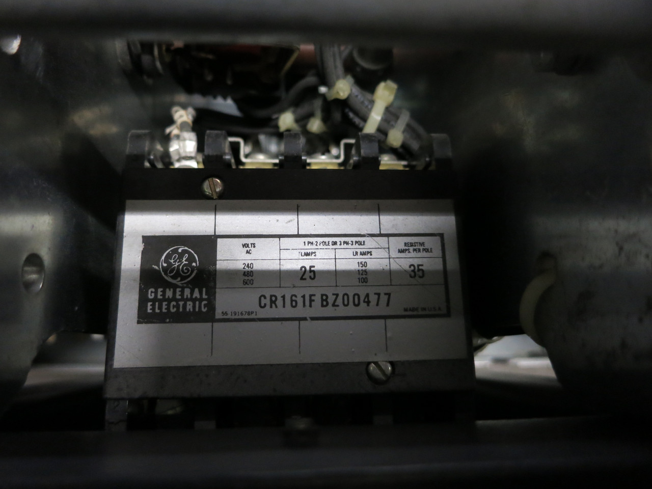 GE AKR-6D-30 800 Amp Breaker w MicroVersaTrip TA9VT20MA1 EO LS w/ Aux and Shunt (GA0658-11)