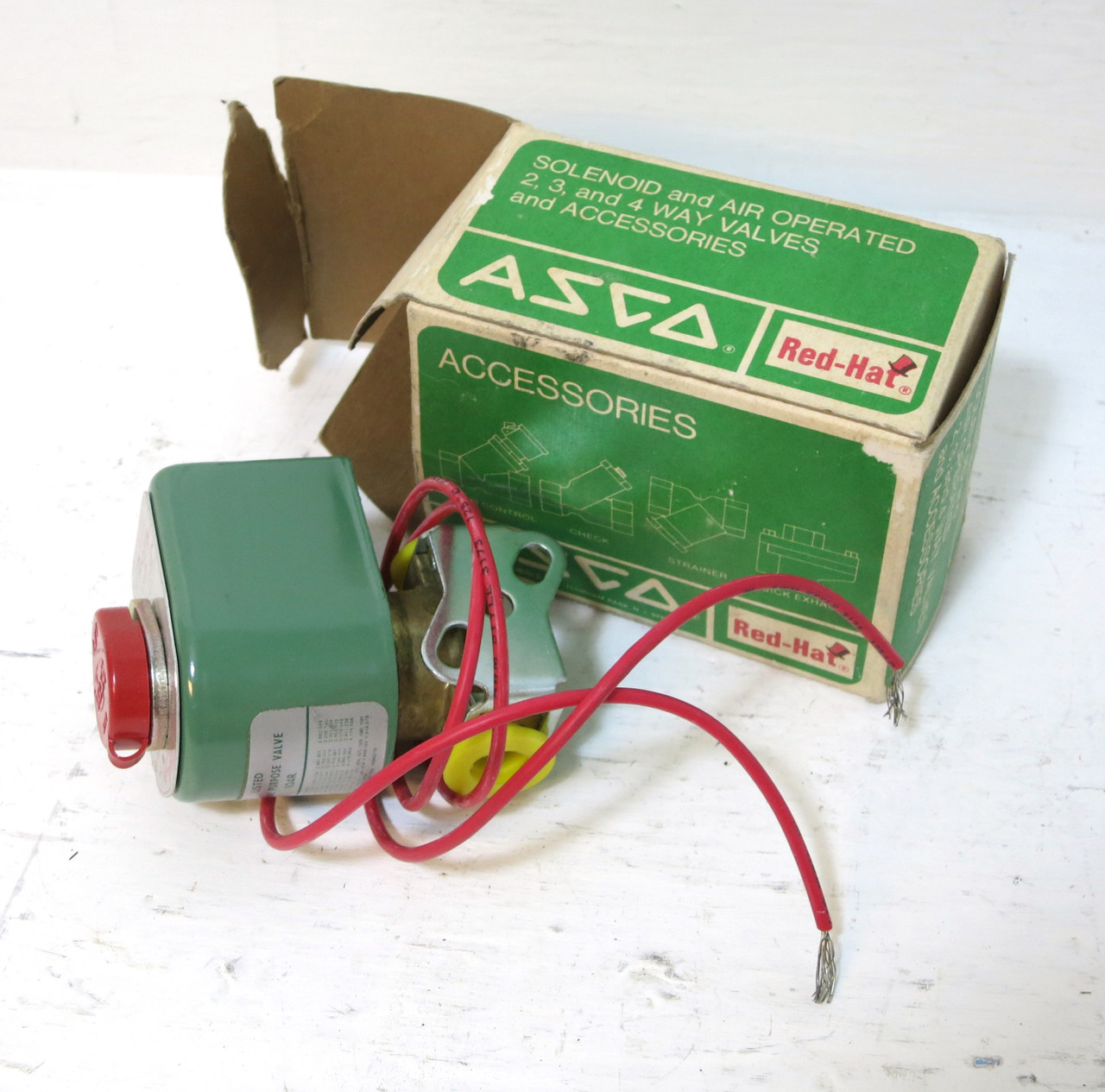 NEW Asco Red-Hat FT8262A265 Valve 0.25" Pipe 1/4 120V 8262A265 30PSI 0.5W (DW3462-1)