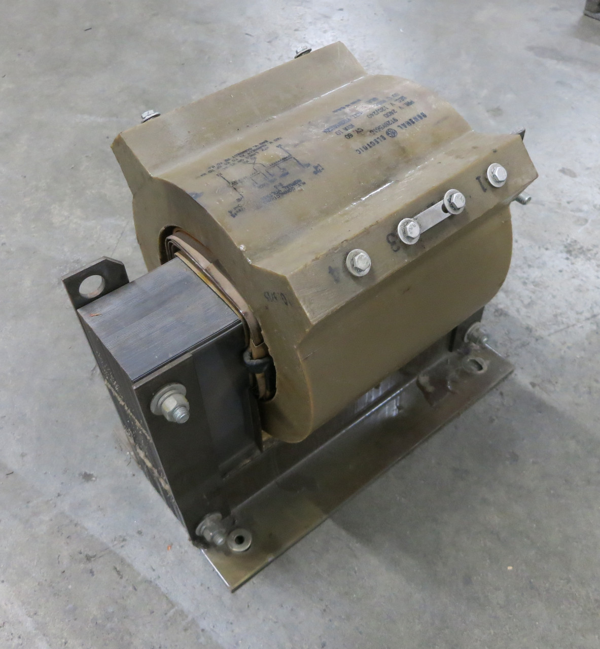 GE 9T28Y5610 10 kVA 2400-120/240 V Control Power Transformer 1PH CT 2400V 10kVA (DW3458-2)