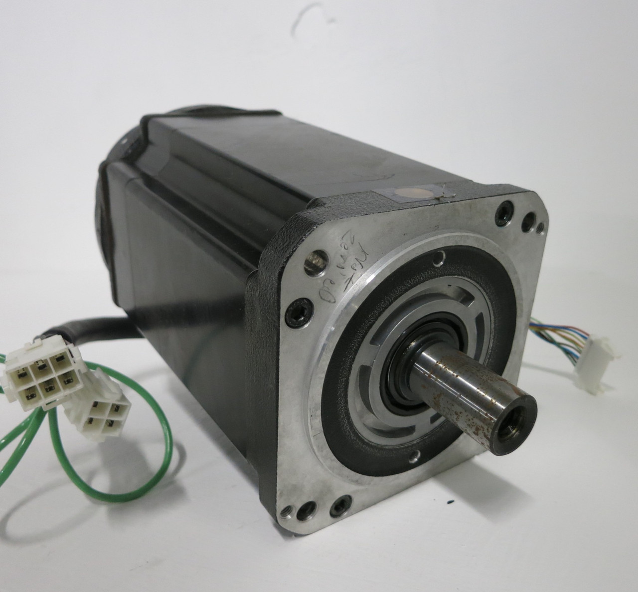 Image of NEW Sanyo Denki P60B13250HCRSJ Nachi AC Servo Motor 2.5 kW 2000-RPM