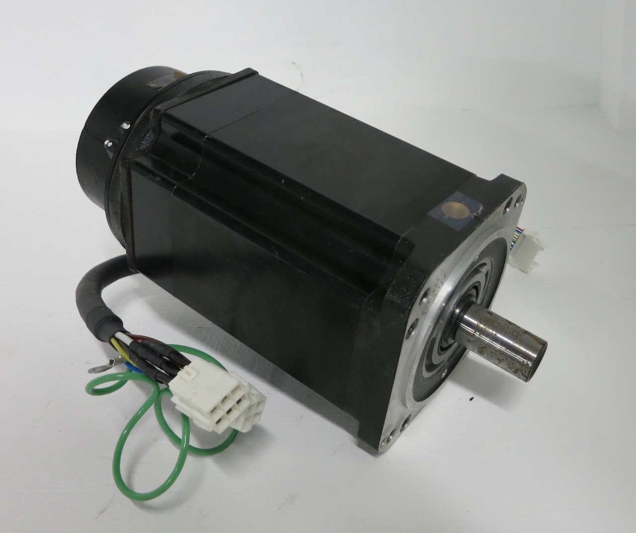 New Sanyo Denki P60B13250HCRSJ Nachi AC Servo Motor 2.5 kW 2000-RPM (GA0694-1)