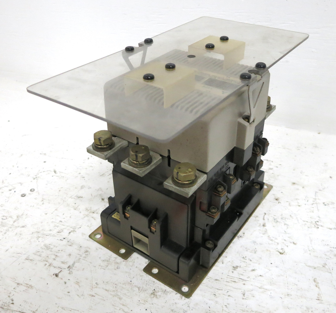 Mitsubishi S-K300UL Contactor Size 5 200HP 120V Coil 300A SK300UL S-K300 sz5 (DW3594-1)