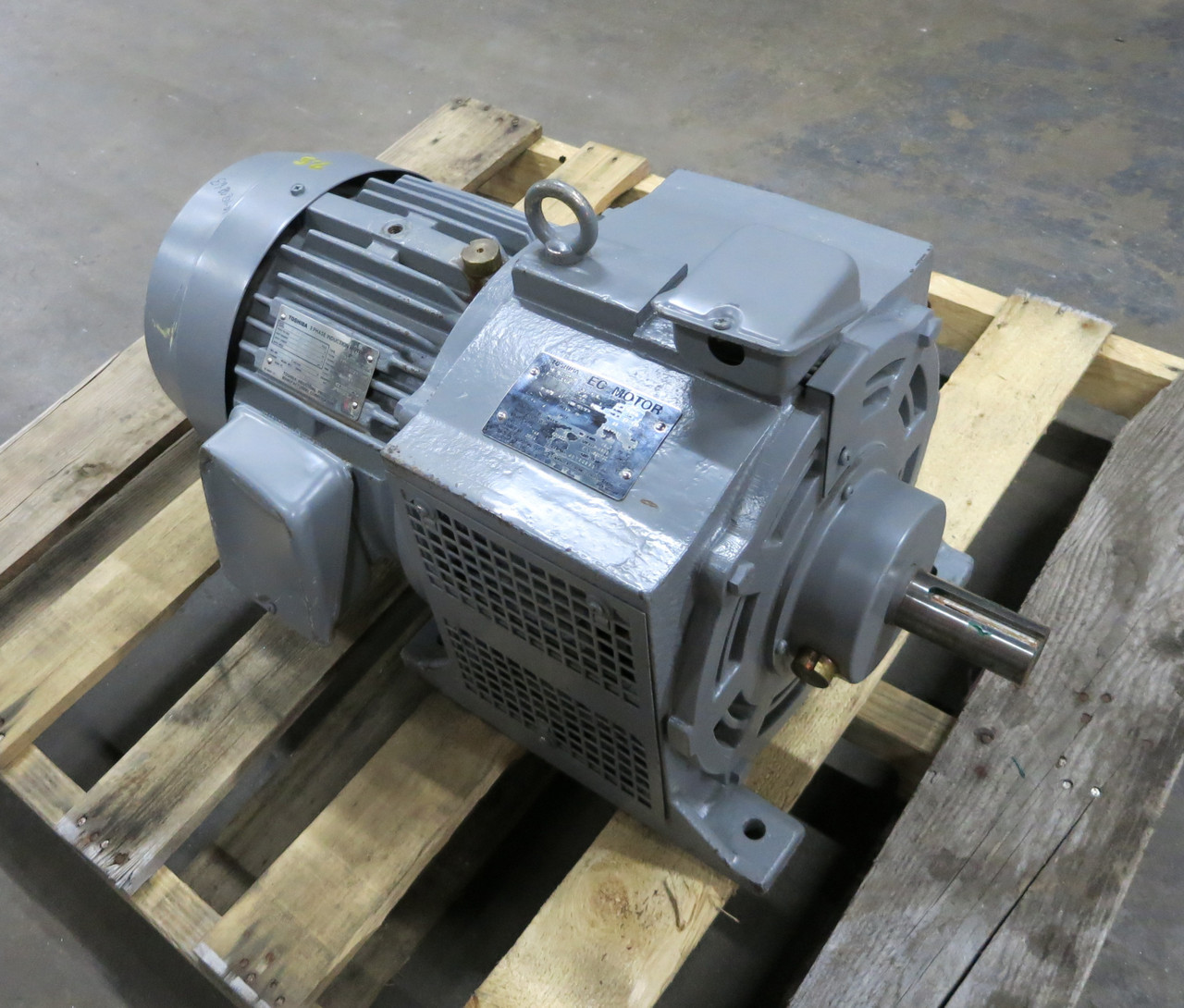 Image of Toshiba ECM-DBK8 EC Motor 7.5 HP 3PH 460V 1620-120 Torque 29 EC1628