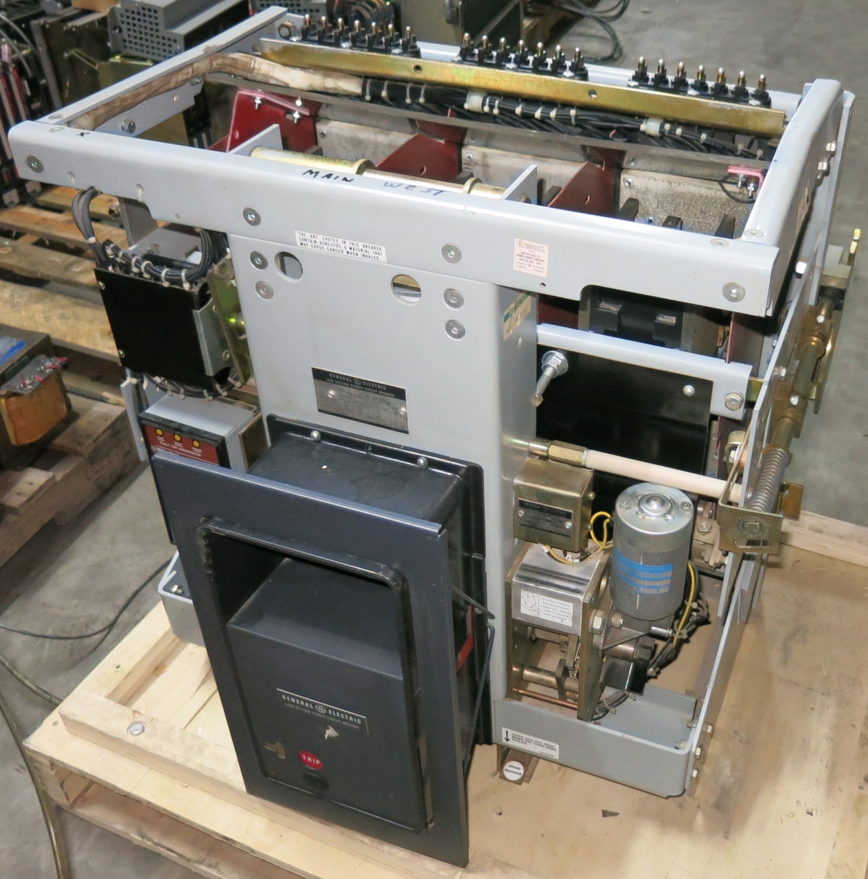 GE AKR-6D-75 3200 Amp Breaker w LSG MicroVersaTrip TA9VT32MGA3Z1 3200A EO General (GA0721-1)