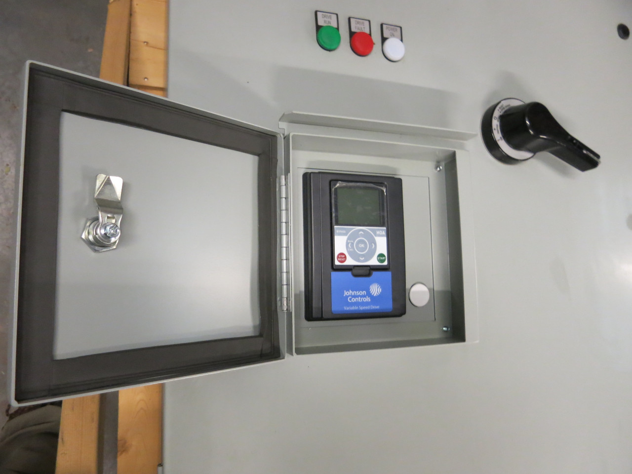 Johnson Controls HMX156E4NAL3* 125 HP VS Drive 125HP JC-VSD Series II  480V (GA0739-1)