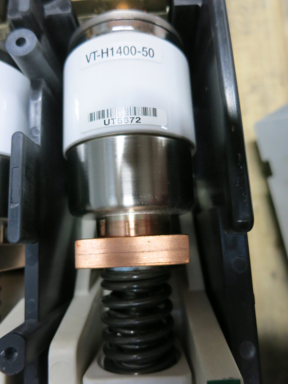 Eaton XTCEC20R 2000A 3P 600V Vacuum Contactor 230-250V Coil VT-H1400-50 CH (GA0752-2)