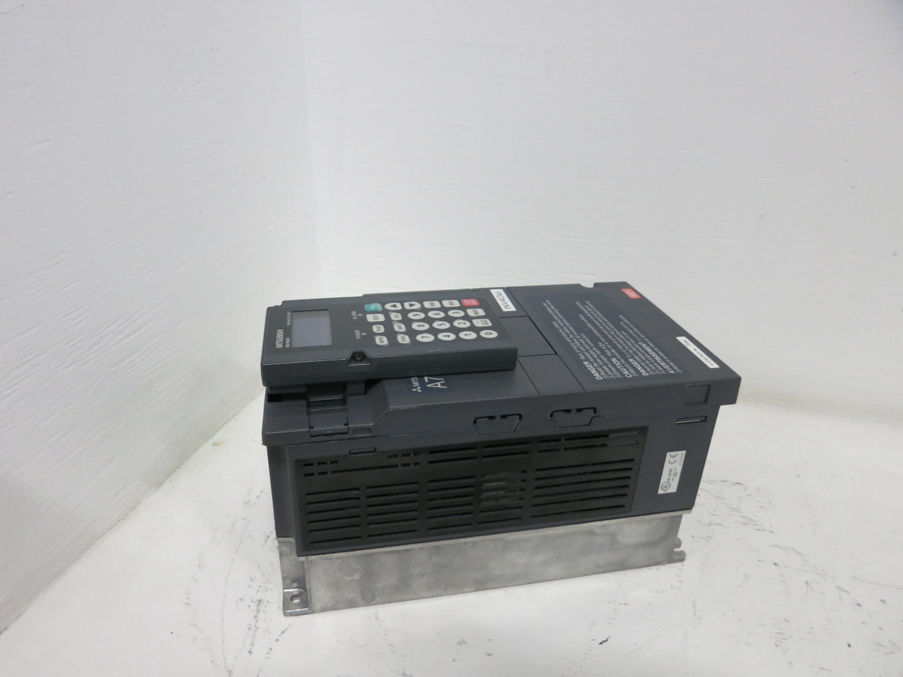 Mitsubishi FR-A740-00025-NA Inverter VS Drive 1 HP A700 480V 3PH 6A 2012 (GA0780-5)