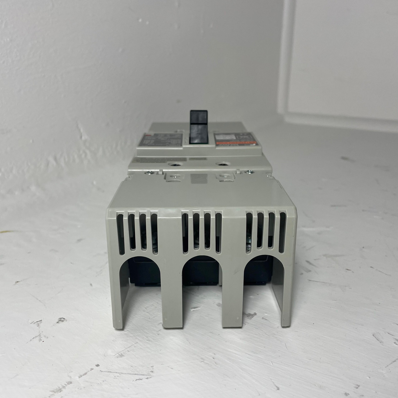 Fuji Electric BW125RAGU-3P020 125A Auto Circuit Breaker w/ 20 Amp Trip 3 Pole (EM4296-2)