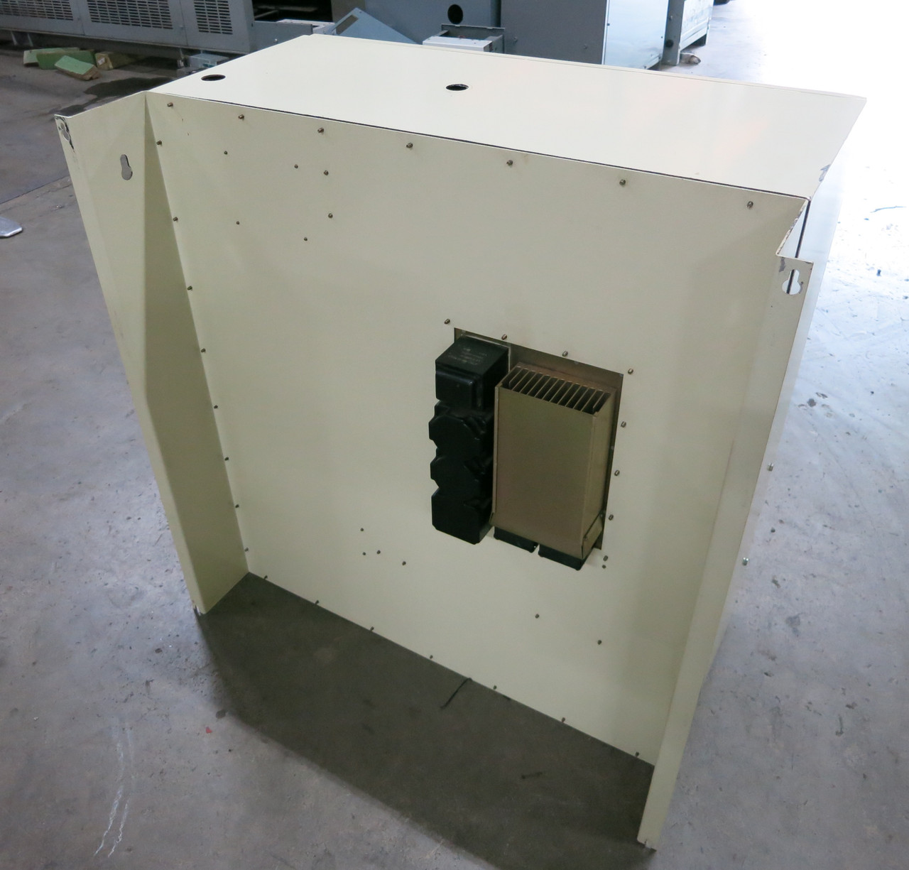 Allen Bradley 1336F-BRF200-AX-EN-L6 20 HP 1336 Plus II Enclosed AC VS Drive 480V (DW3753-1)