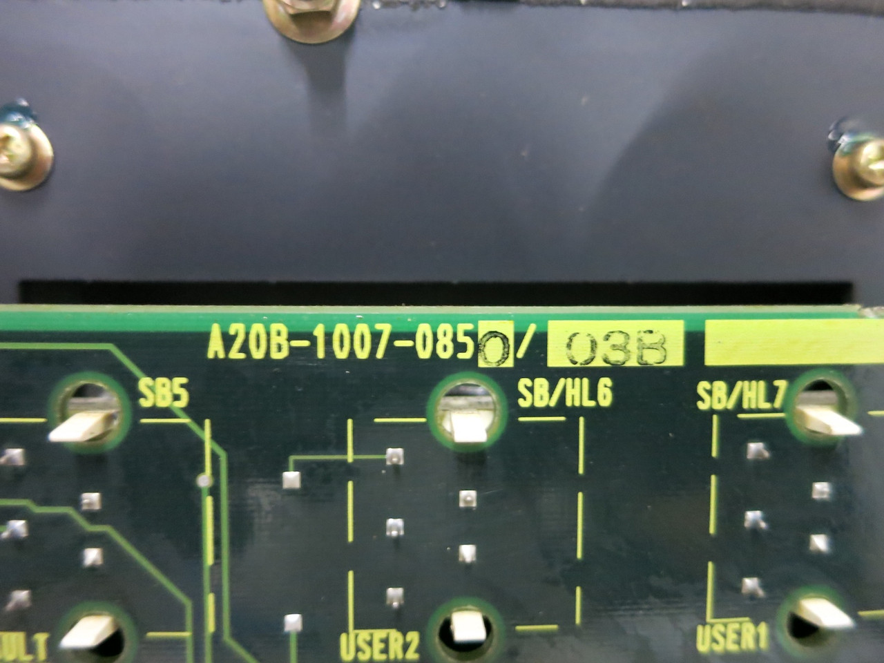 GE Fanuc System R-J3iB Operators Panel A20B-2100-0770 + A20B-1007-0850 Control (DW3802-4)