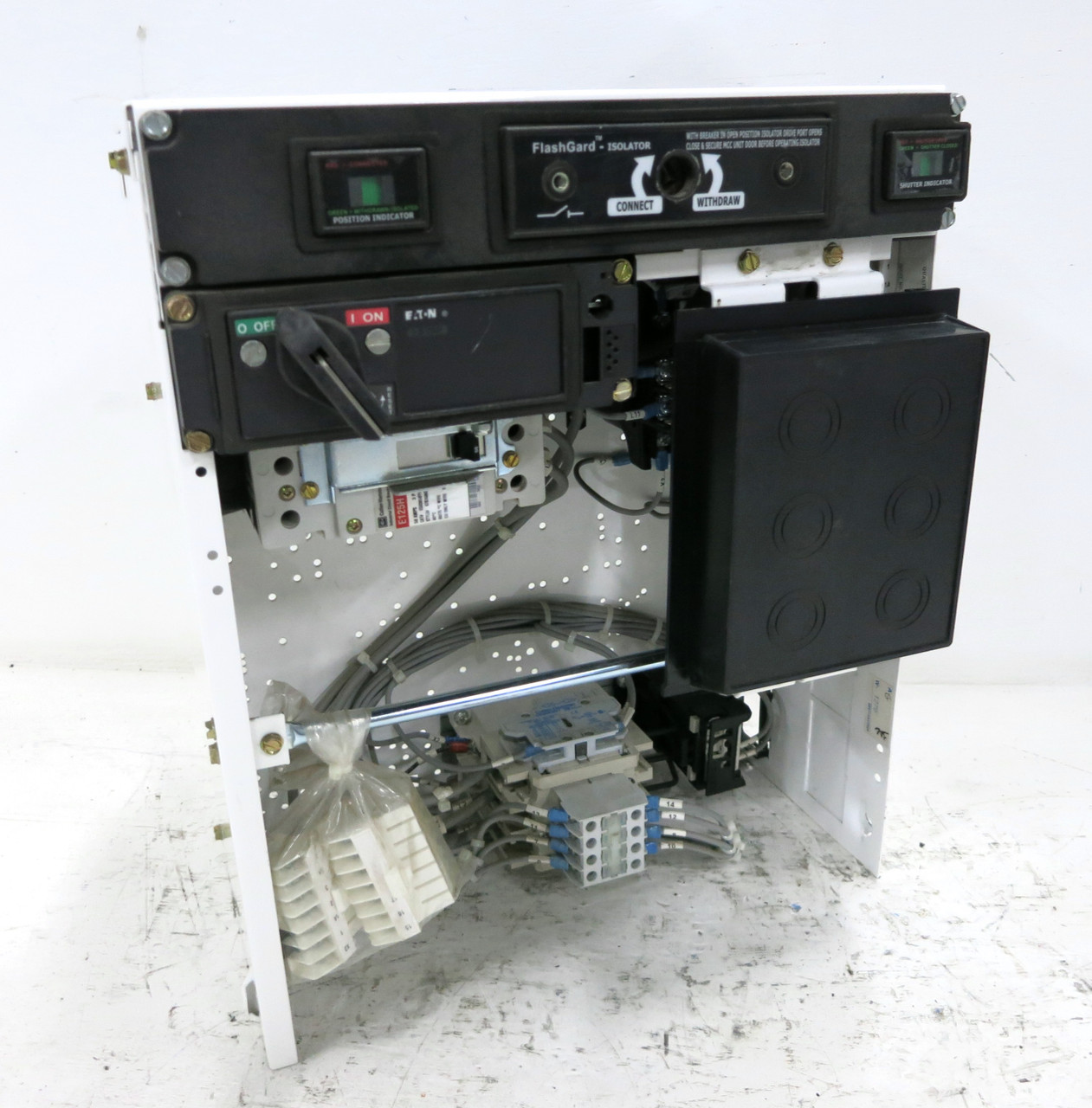 Eaton Freedom FlashGard 50A Breaker Size 2 Starter MCC Bucket 18" 50 Amp FLAW (DW3805-1)