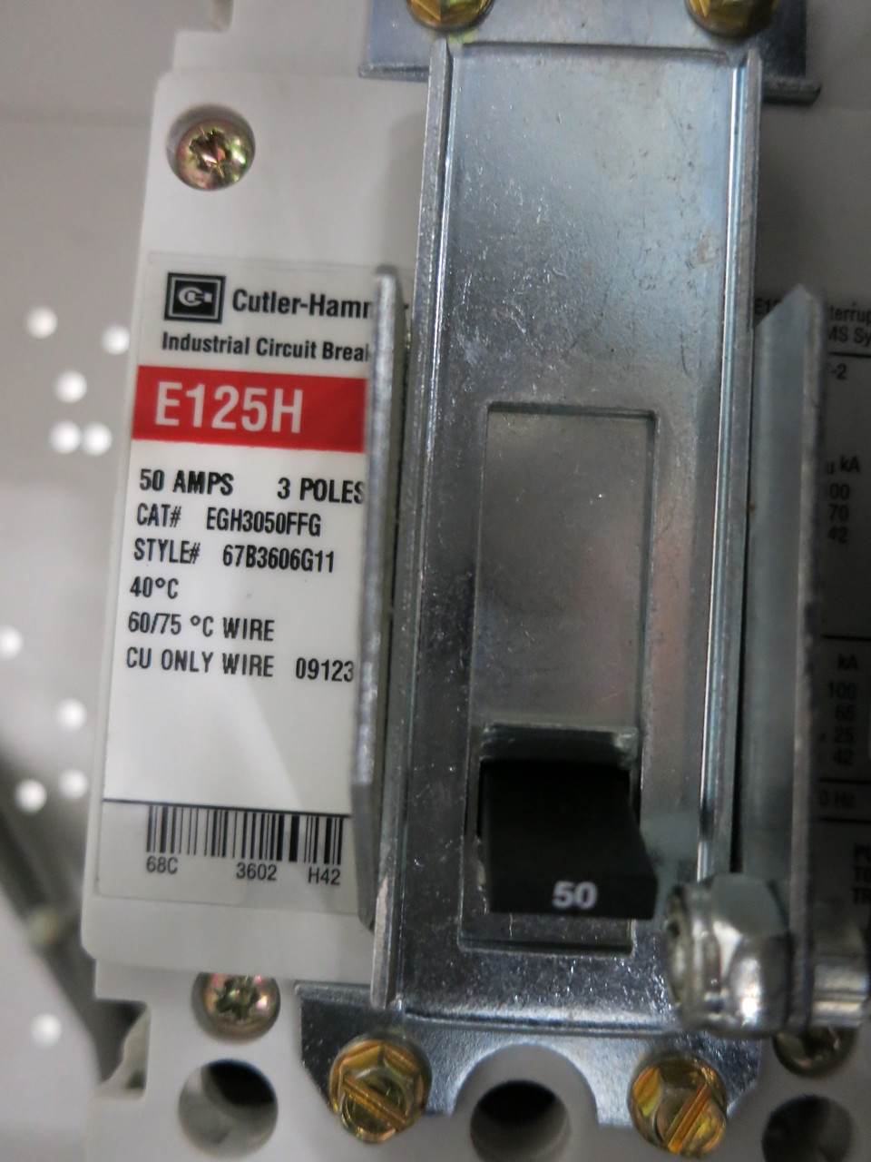 Eaton Freedom FlashGard 50A Breaker Size 2 Starter MCC Bucket 18" 50 Amp FLAW (DW3805-1)