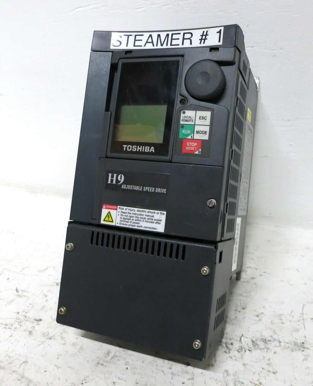 Toshiba VT130H9U4080 7.5 HP VT H9 Transistor Inverter AC VS Drive 7.5HP 480 FLAW (DW3823-1)