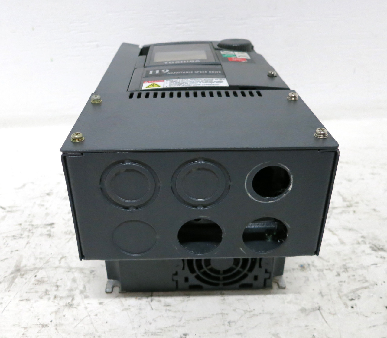 Toshiba VT130H9U4080 7.5 HP VT H9 Transistor Inverter AC VS Drive 7.5HP 480 FLAW (DW3823-1)