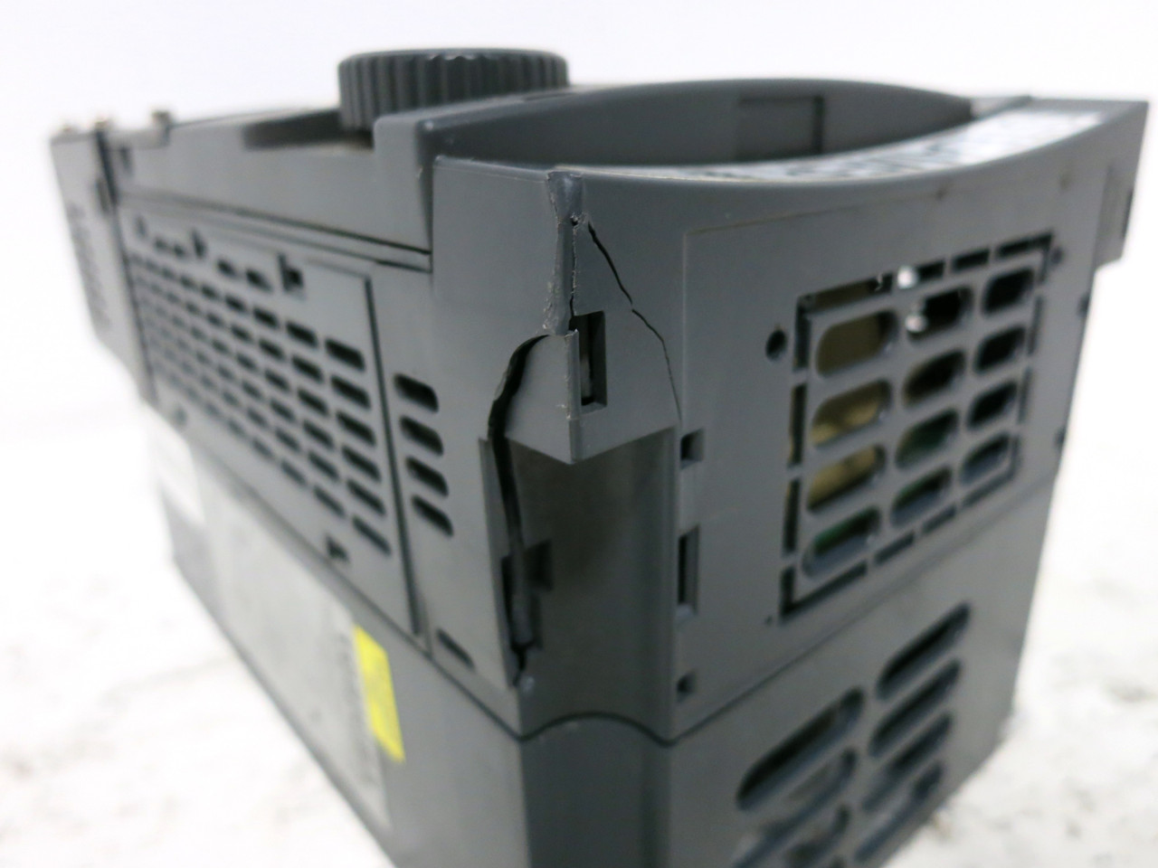 Toshiba VT130H9U4080 7.5 HP VT H9 Transistor Inverter AC VS Drive 7.5HP 480 FLAW (DW3823-1)