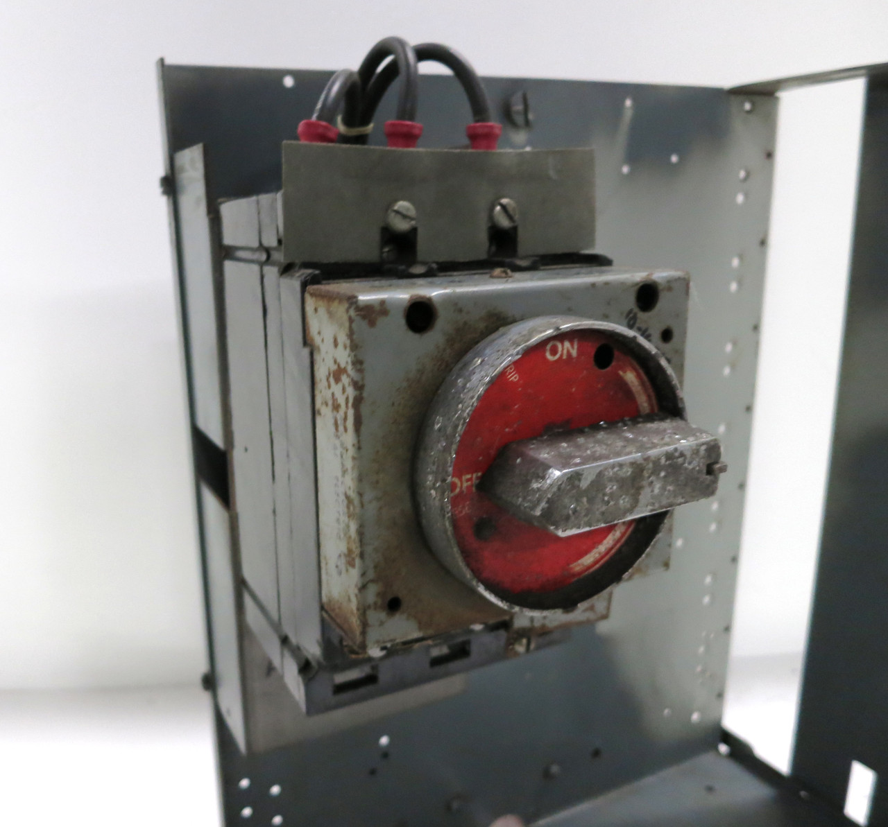GE 7700 50A Breaker Feeder 18" MCC Bucket 50 Amp General Electric (DW3964-1)