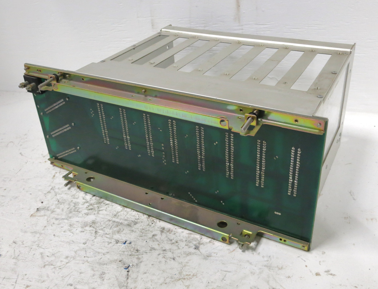Yamatake Honeywell J-AF00 PLC Rack 82407021-001 Chassis JAF00 Module (DW4149-4)