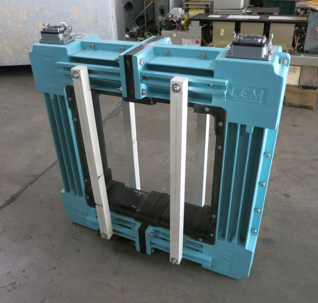 LEM LKC-30/D High Accuracy Current Measuring Head Busbar 30kA 85.30.00.222/0 (DW4209-1)