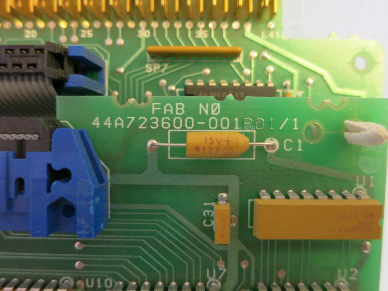 GE Fanuc IC600BF948 I/O Comm Ctl PLC 44A717588 R02 44A717587-G01 IC600BF948P (EBI1809-2)