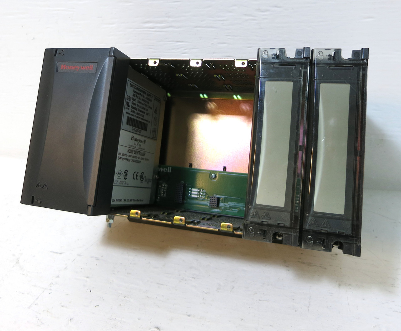 Image of Honeywell 900R04-0001 HC900 4-Slot I/O Rack PLC Module 900P02-0001 Power Supply