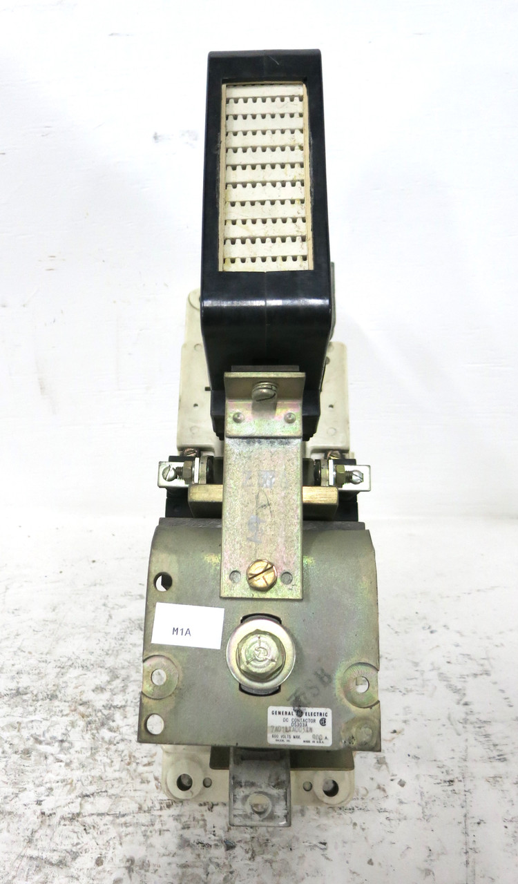GE DS303A7A01LXA003XN 900A DC Contactor 600V 120V Coil 22D75G3A DS303A 900 Amp (DW4309-6)