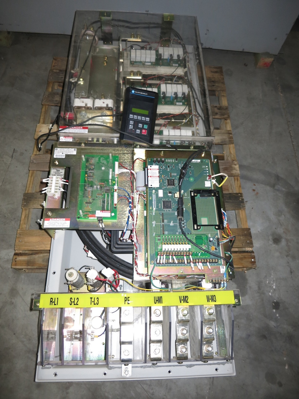 Allen Bradley 1336F-RP250-AN-EN-L6-NCM 250 HP AC VS Drive 513-620V DC Input (GA1021-3)