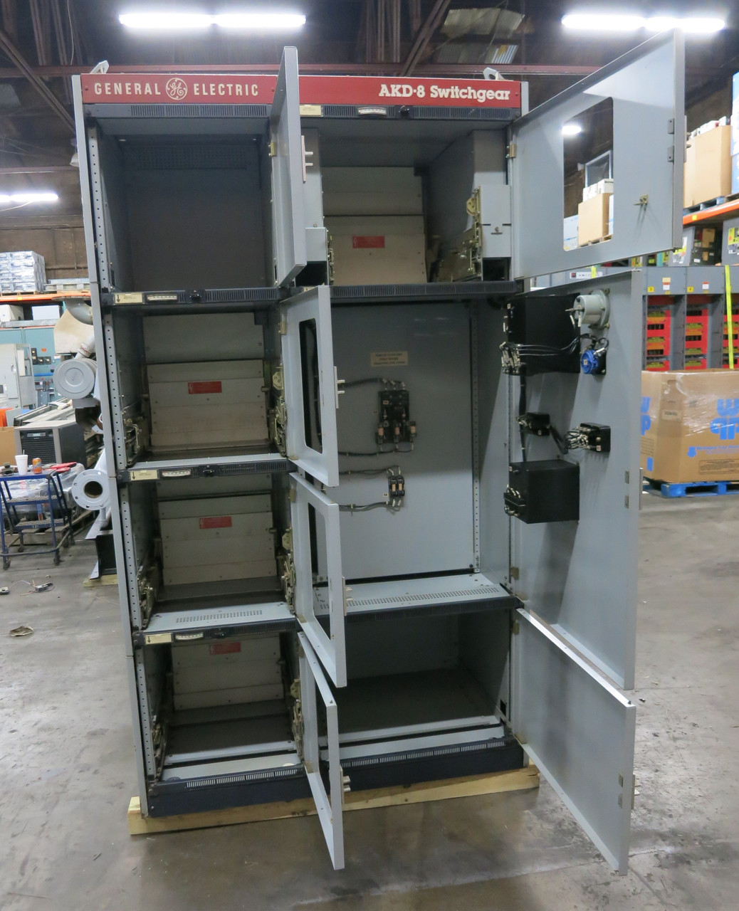 GE 2500A AKD-8 Switchgear AKR Breaker Panel 480V 3W 2500 Amp 4x Compartment (DW4320-1)