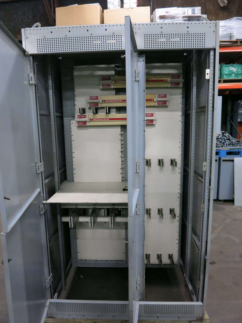 GE 2500A AKD-8 Switchgear AKR Breaker Panel 480V 3W 2500 Amp 4x Compartment (DW4320-1)