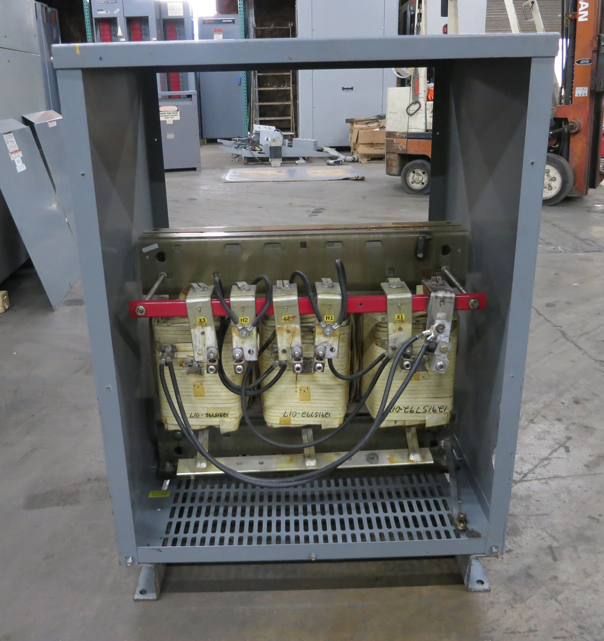 Square D 93 kVA 230 Delta - 230Y/132 3PH 93T142HDIT Dry Type Transformer 93kVA (DW4338-1)