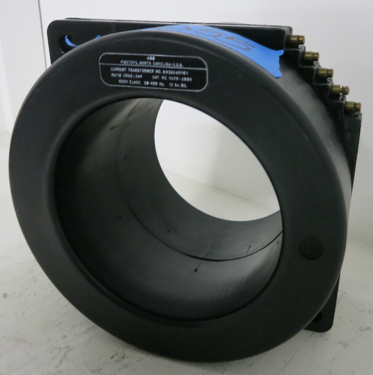 ABB SCVD-2000 6436C48H01 Current Transformer Ratio 2000:5MR 600V CT 50-400 Hz (GA1055-9)