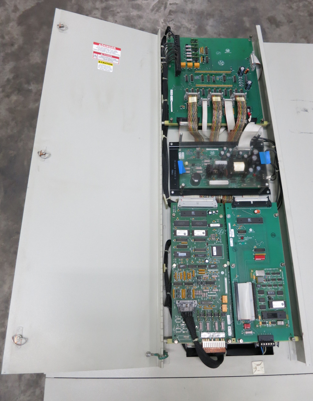 Allen Bradley 1395-B81-EN-P30 Ser B 300 HP / 223.8 kW DC Controller Drive AB (GA1061-1)