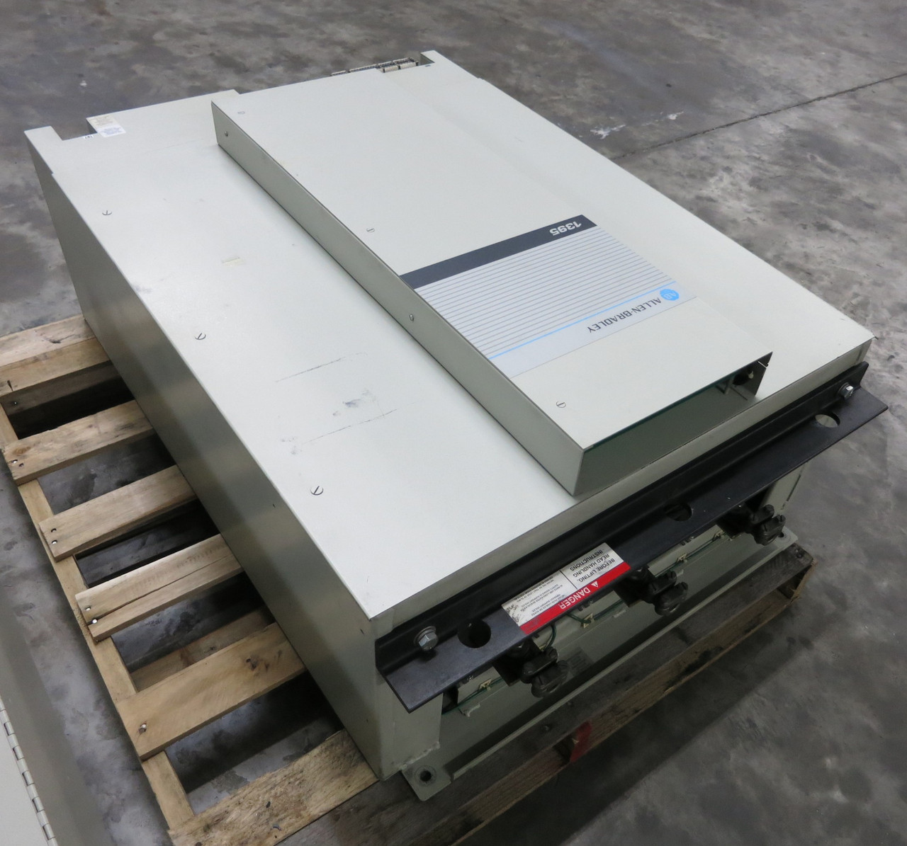 Allen Bradley 1395-B81-EN-P30 Ser B 300 HP / 223.8 kW DC Controller Drive AB (GA1061-1)