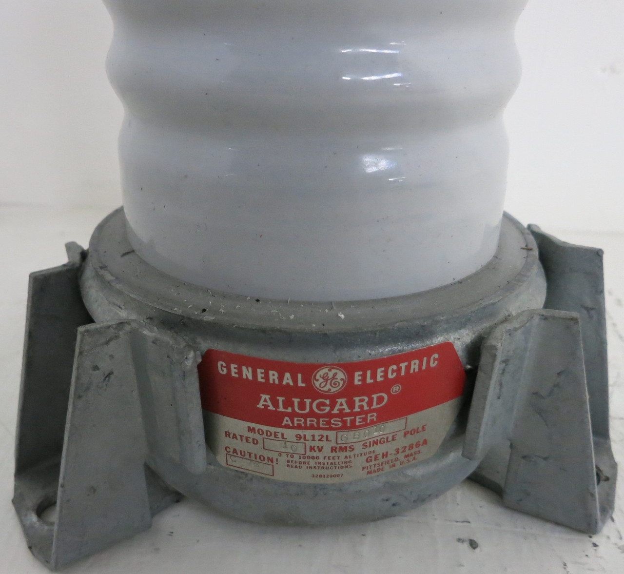 GE 9L12LGB010 Alugard Arrester Surge 10kV General Electric Single Pole w shield (GA1068-5)