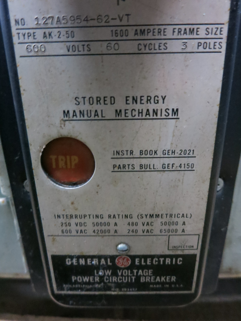 General Electric AK-2-50 1600A LV Power Circuit Breaker w 1600A Overcurrent Trip (GA1072-1)