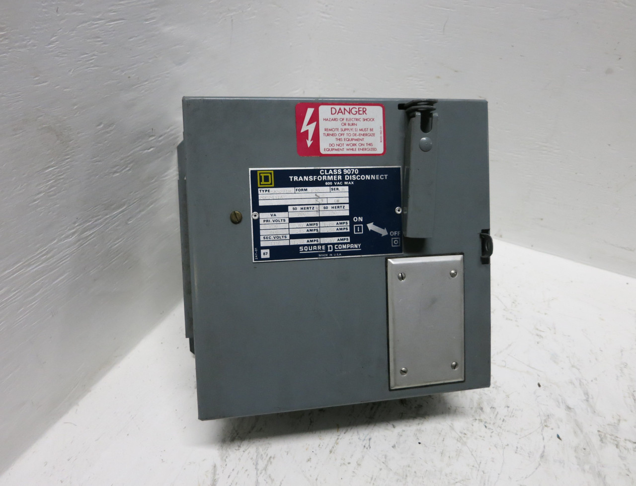 Image of Square D SK5271R Form F30 Class 9070 Transformer Disconnect Switch 250 VA 60 Hz