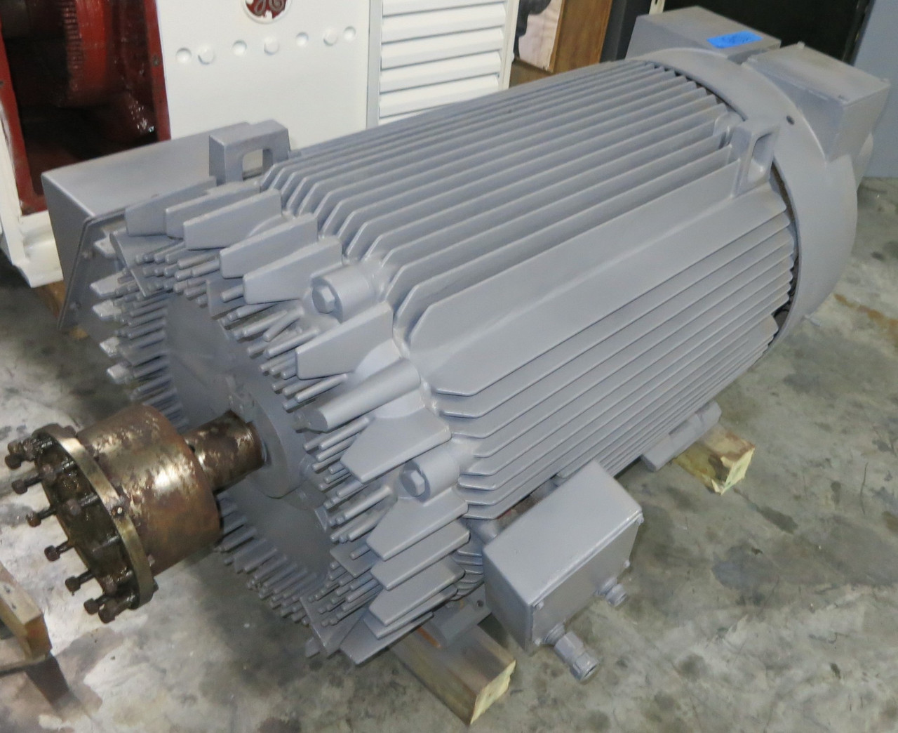 GE AC Motor SKAF509SN285PH 300HP 2690RPM 460V 5D9LLTEFC 316.7A PWM KAF ASD (GA1114-1)