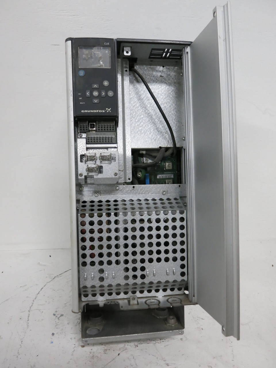 Grundfos 131H3389 30 HP Variable Speed VS Drive ADAP-Kool CUE 96754697 30HP 22kW (DW4654-1)