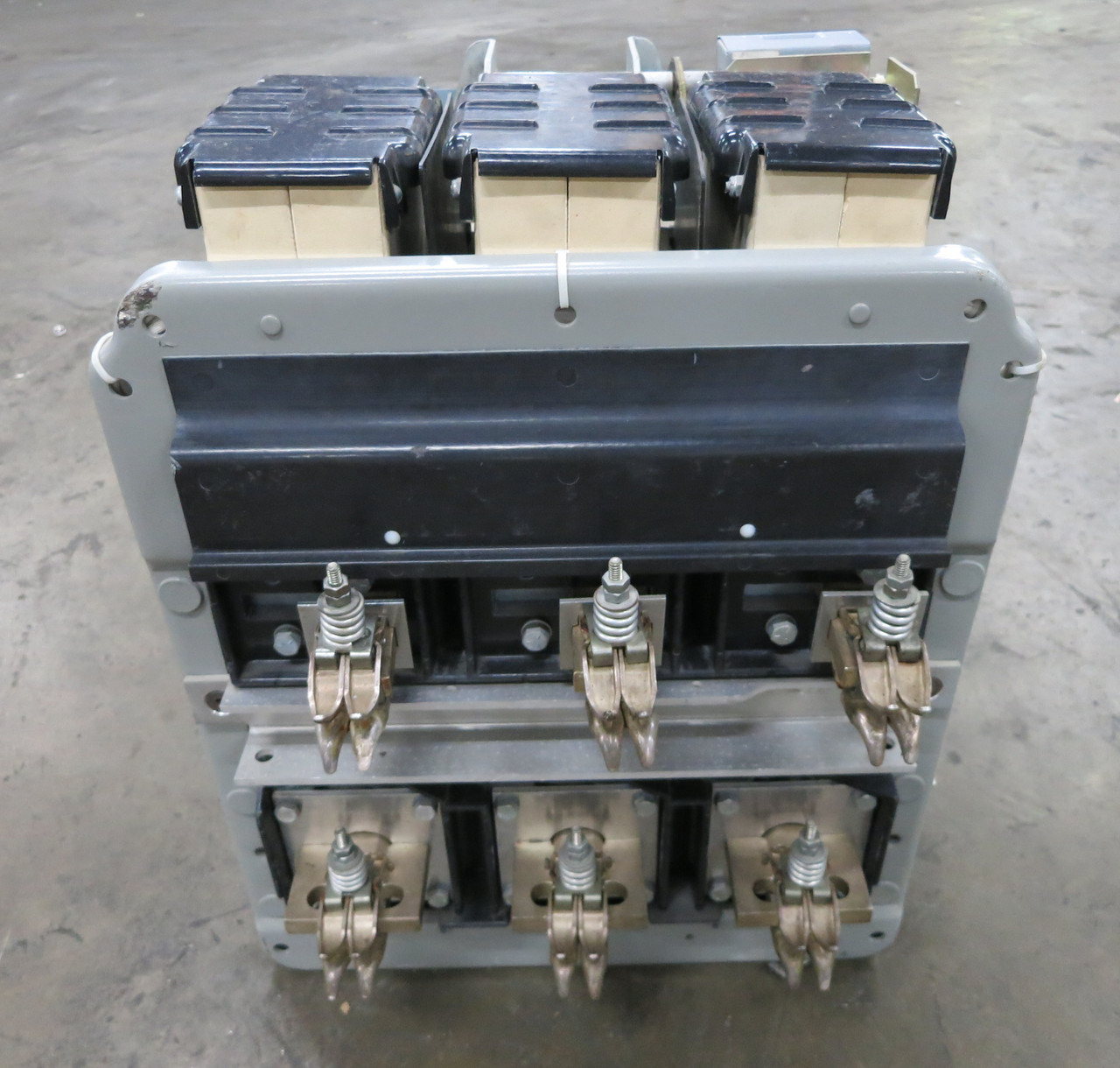 GE AKR-5A-30 800A MO Air Breaker LSIG 300 Amp Plug AKR30C3F0805 General Electric (DW4665-1)