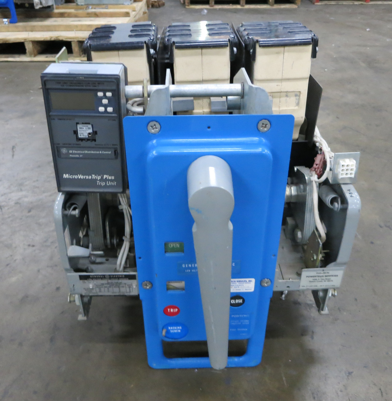 GE AKR-5A-30 800A MO Air Breaker w/ 400 Amp Plug AKR30C3F0805 General Electric (DW4667-1)