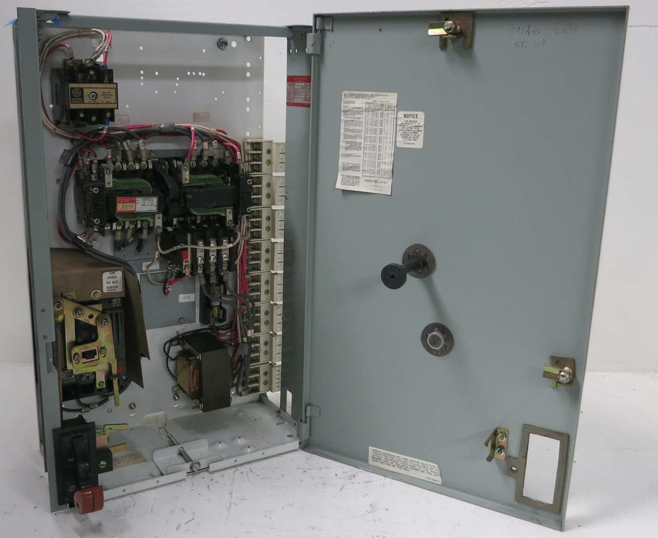 GE 8000 Size 1 Reversing Starter 3A Breaker 24" MCC Bucket CR209C022 TEC 3 Amp (BJ0095-1)