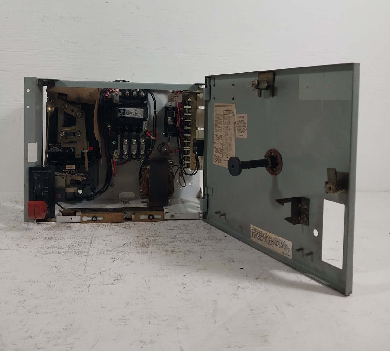 GE 8000  3 Amp TEC36003 Breaker Size 1 CR206C0 Starter 12" MCC Bucket 3A TECL (BJ0117-30)