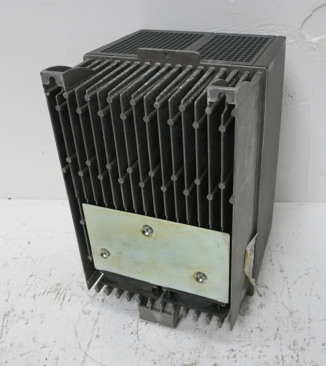 GE 6KAVI43015Y1B1 15HP AC VS Drive AV-300i 3PH 480V Inverter 21A 15 HP 6KAV1 (DW4715-4)
