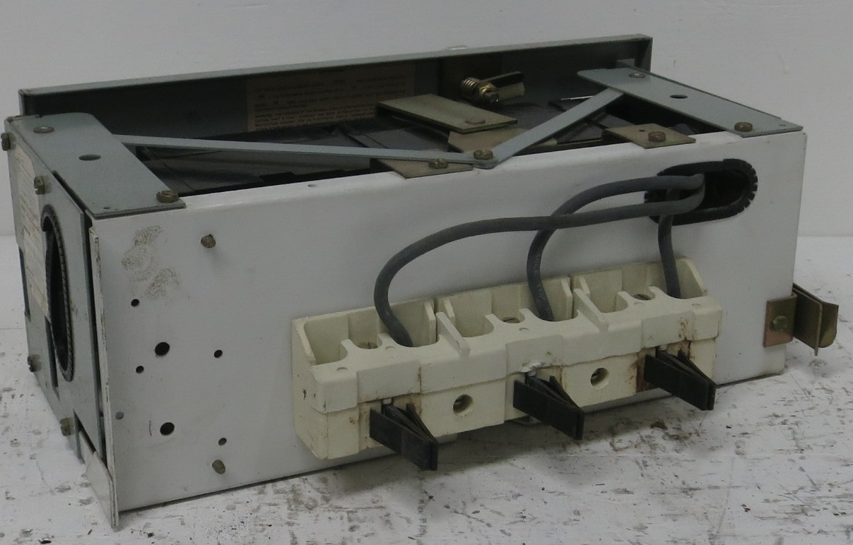 General Electric GE 8000 30A Breaker 6" MCC Feeder Bucket 30Amp TRI-BREAK (BJ0144-6)